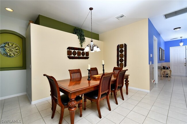 Building Photo - 2162 Oxford Ridge Cir