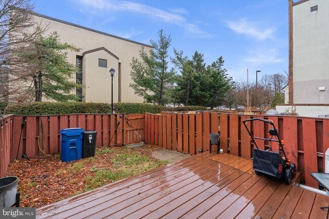 Building Photo - 1305 S Potomac St