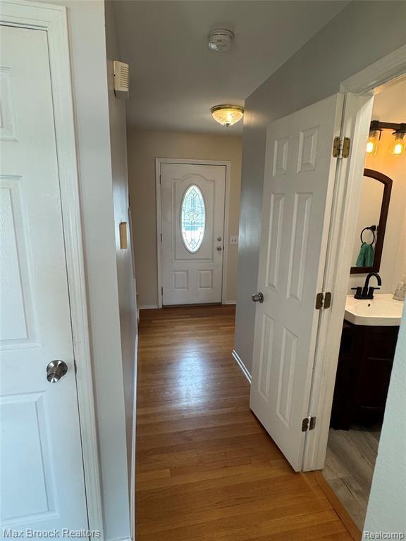 Building Photo - 35865 Ashford Dr