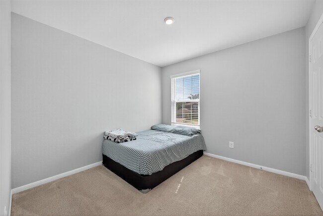 Building Photo - 10831 Fall Mill Dr