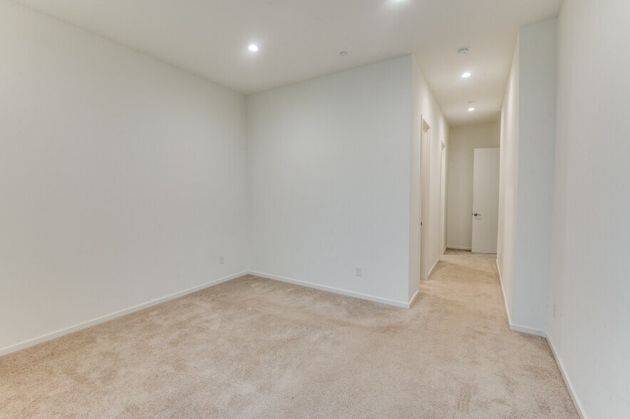 Building Photo - 3812 San Jacinto St