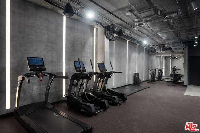 Building Photo - 7617 Santa Monica Blvd