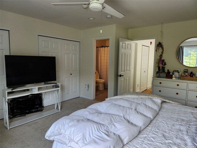 Building Photo - 336 Prairie Ct