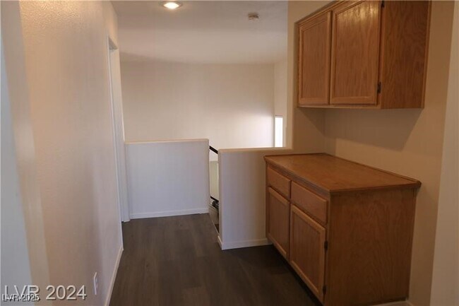 Building Photo - 6665 Golden Pond Cir