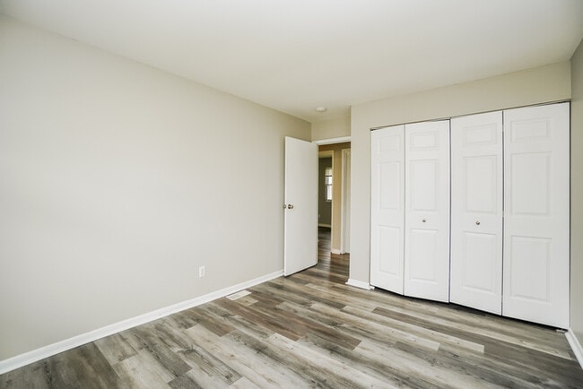 Building Photo - Beautiful Upgraded Multilevel Home