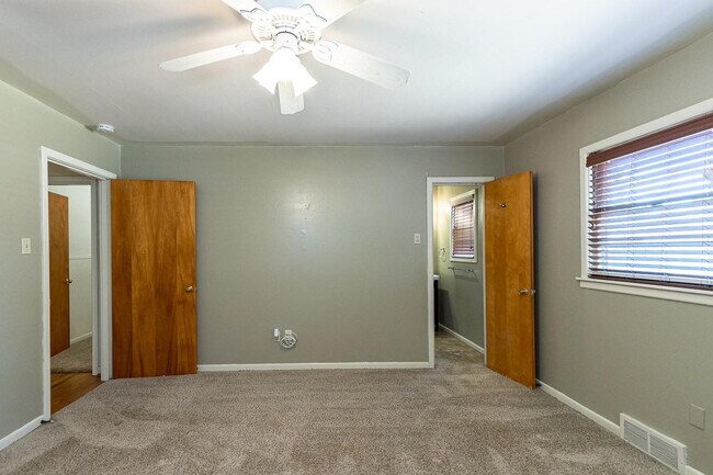 Building Photo - 3104 49th St