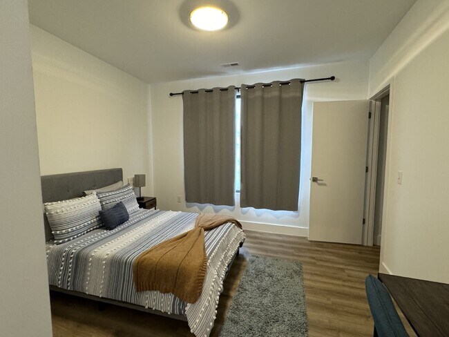 Building Photo - Available Furnished or Unfurnished