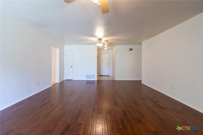 Building Photo - 4507 Aspen Dr