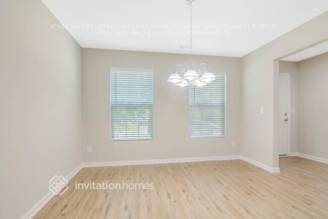 Building Photo - 914 Ujamaa Dr