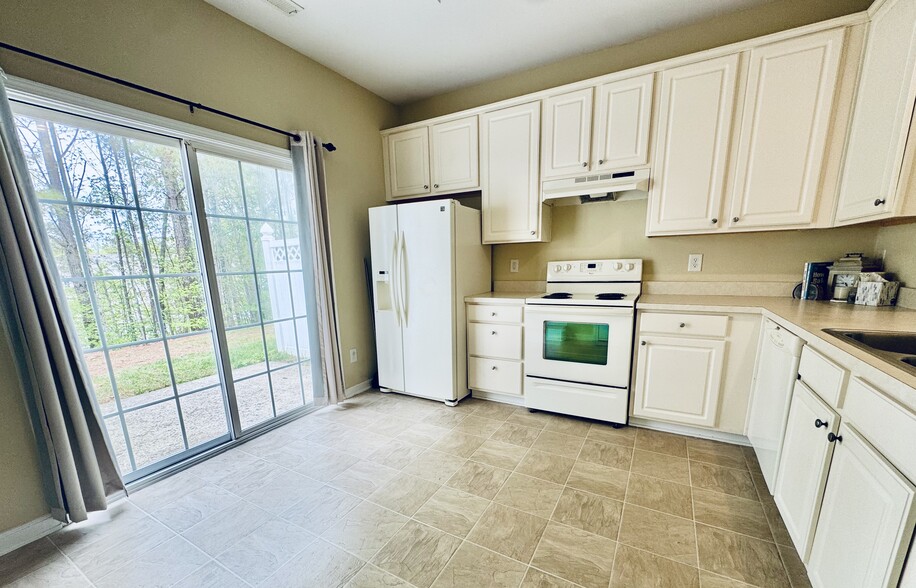 Building Photo - 4108 Brenmar Ln