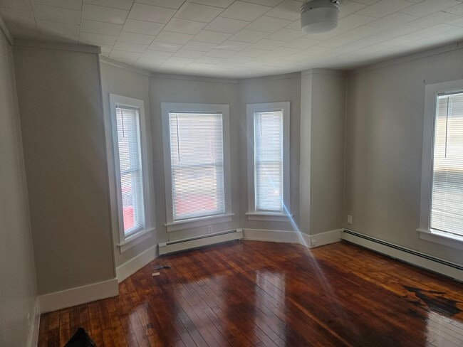 Building Photo - Cleveland