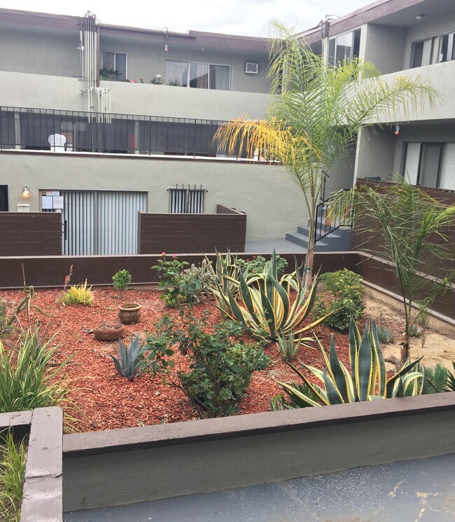 Building Photo - 15526 Chase St