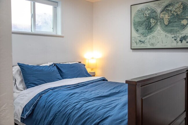 Building Photo - 9949 E Sego Lily Dr