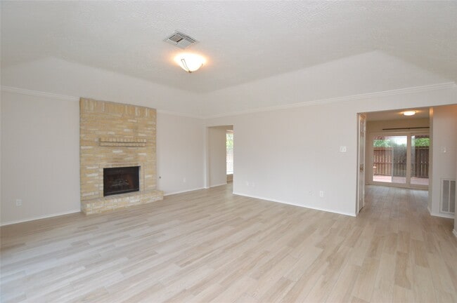 Building Photo - 703 Flower Field Ct