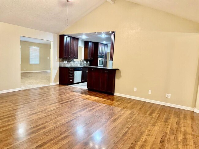 Building Photo - 239 Ridgewood Dr