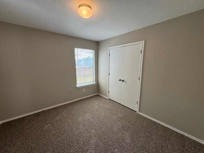 Building Photo - 6733 Plains Crest Dr