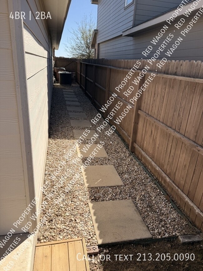 Building Photo - 12915 Whisper Xing