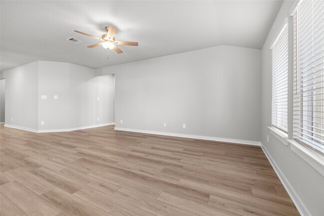 Building Photo - 2635 Wastelbread Ln