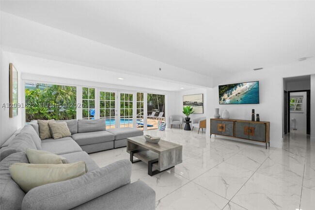 Building Photo - 1308 Seabreeze Blvd