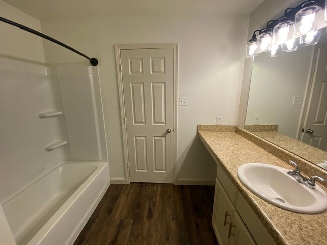 Building Photo - Beautiful Upgraded 3 Bedroom home in Brookland School District!