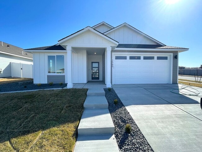Primary Photo - New Construction Tanninen Home in Richland
