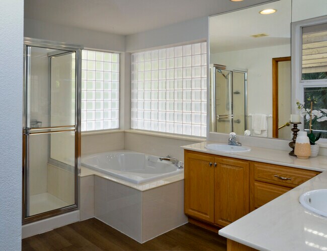 Building Photo - 13315 Lost Lake Rd