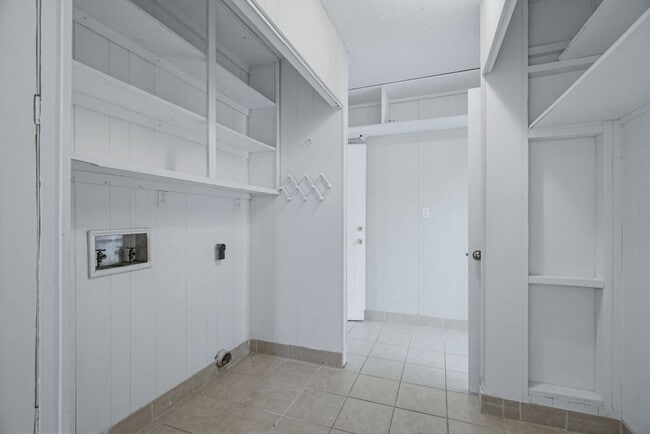 Building Photo - 5471 Buena Vista Ave