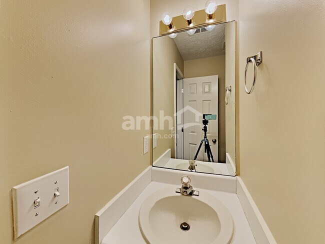 Building Photo - 3271 Avensong Village Cir