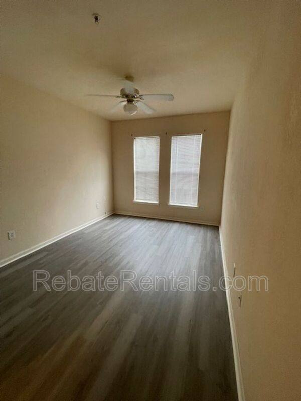 Building Photo - 8290 Gate Pkwy W