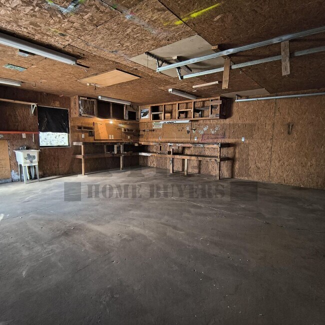 Building Photo - Fully remodeled 4-bedroom, 2-bathroom home