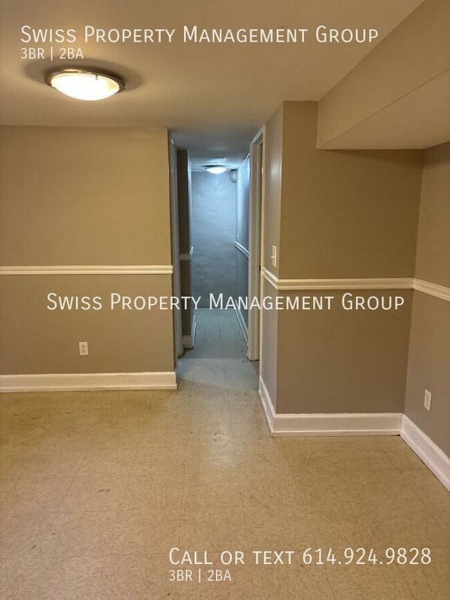 Building Photo - 804 1/2 E Main St-