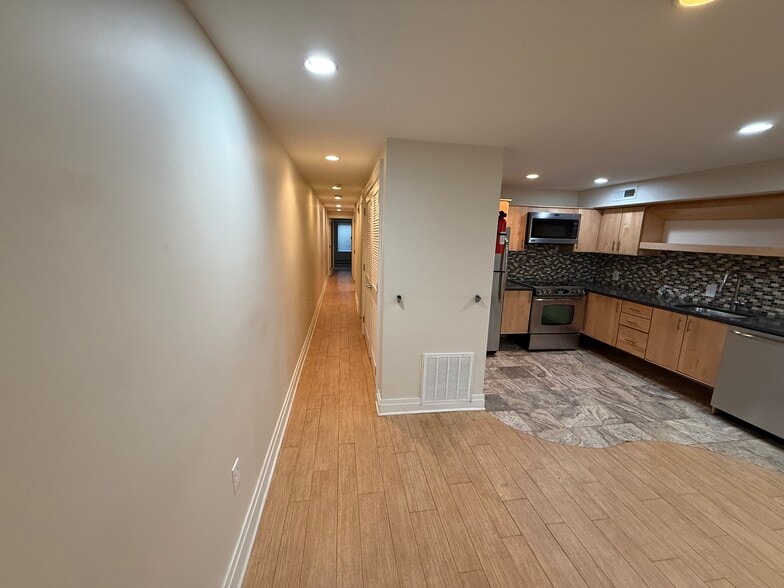 Entry - 3542 11th St NW