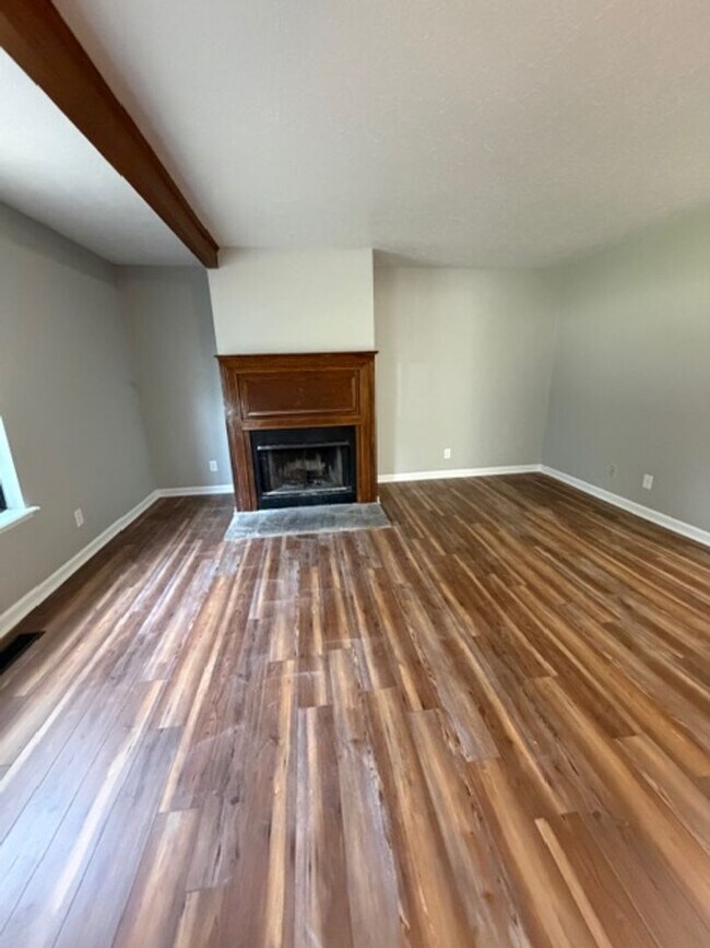 Building Photo - 431 Sentry Oaks Dr