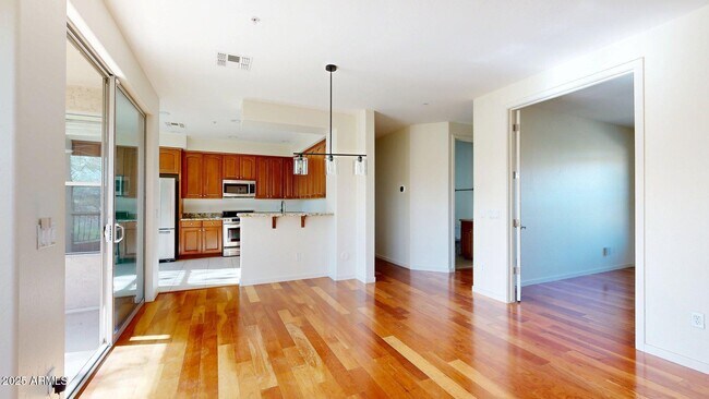 Building Photo - 10260 E White Feather Ln