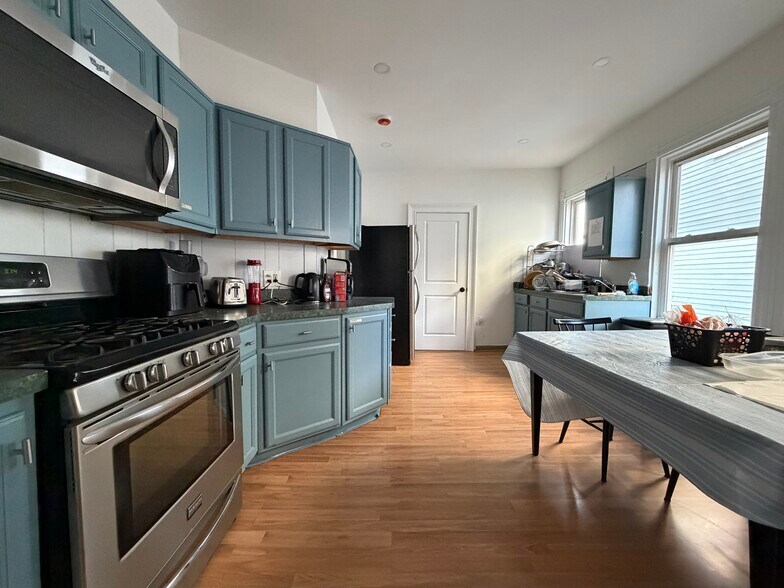 Building Photo - 56 Grampian Way