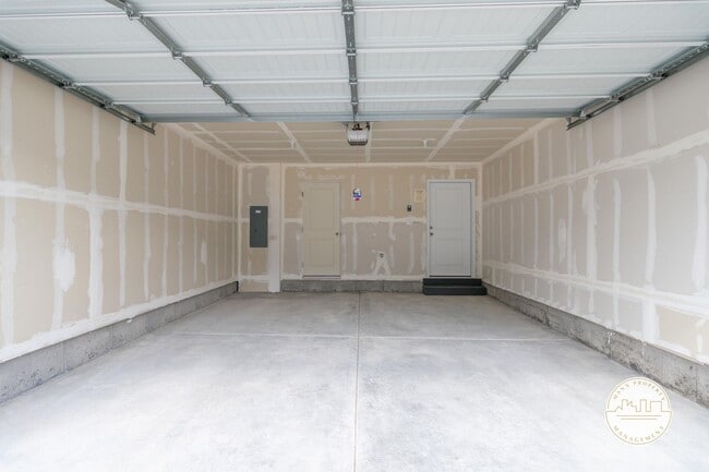 Building Photo - 3-Bed 2-Bath Townhome In Spanish Fork With Luxurious Amenities!