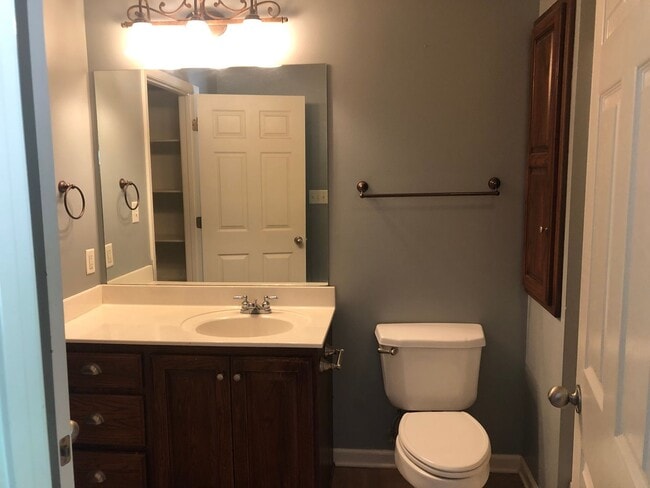 Building Photo - Charming 3-Bedroom Home in a Quiet Neighbo...