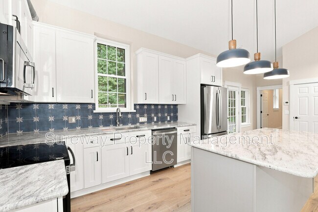 Building Photo - 5565 Pennell Rd