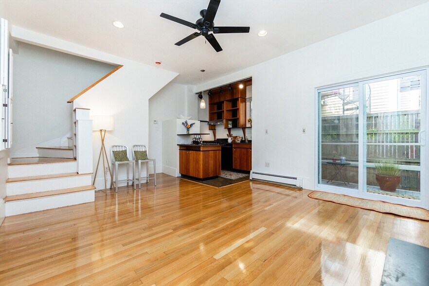 Building Photo - 69 Walker St