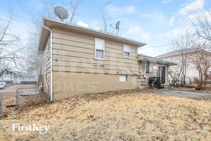 Building Photo - 8008 E 93rd St