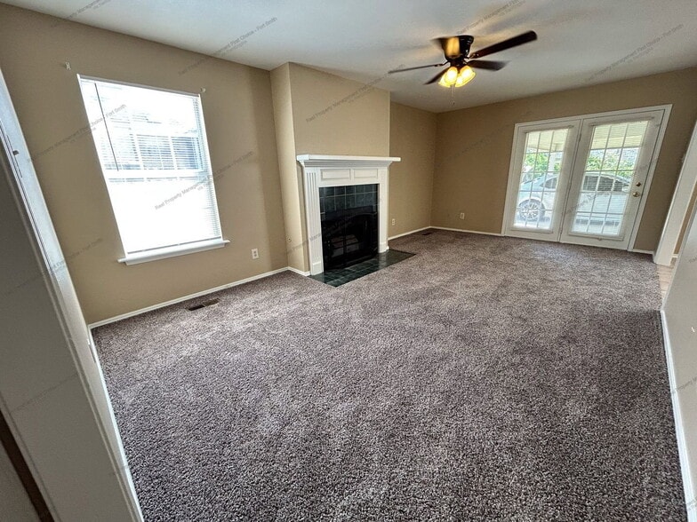 Building Photo - 1206 S 41st Cir