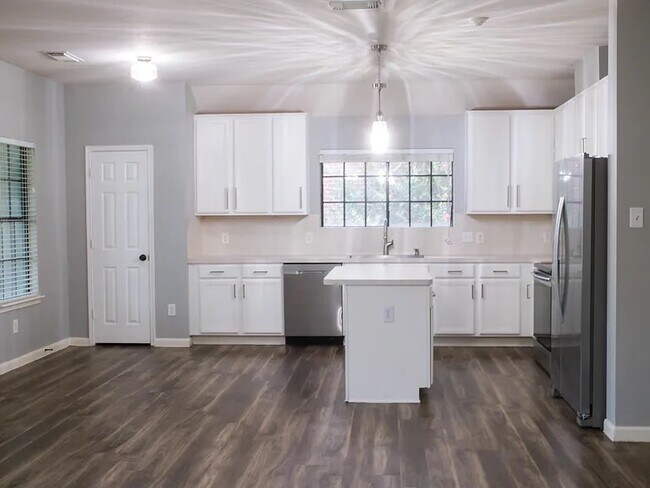 Building Photo - 16535 Cypress Bridge Dr
