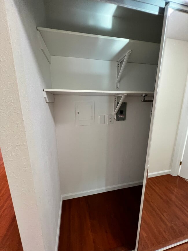 Building Photo - 250 Chilpancingo Pkwy