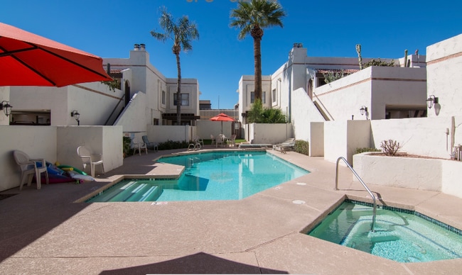 Building Photo - 7023 E 4th St