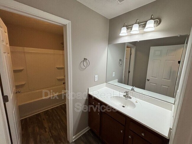 Building Photo - 209 Wexford Dr