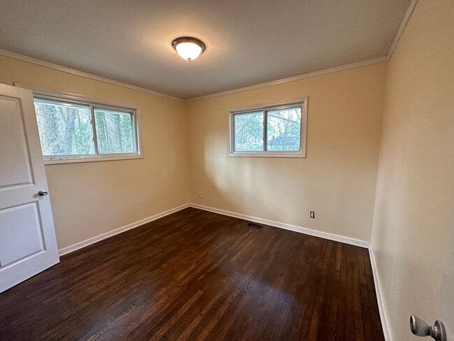 Building Photo - 603 Seminole Pl