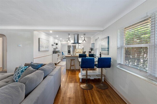 Building Photo - 2201 Park St N