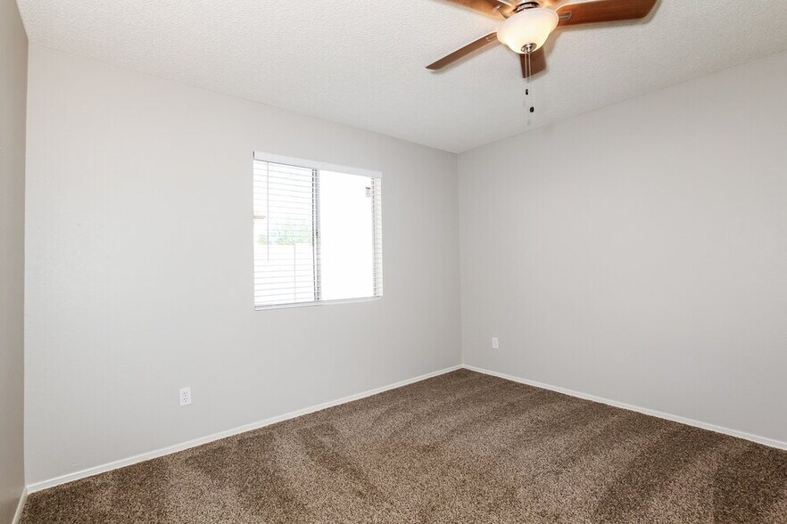 Building Photo - 4713 W Menadota Dr