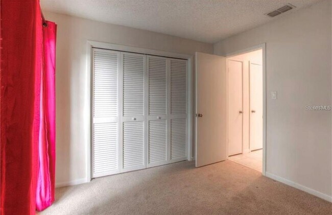 Building Photo - 1761 Lakeview Village Dr
