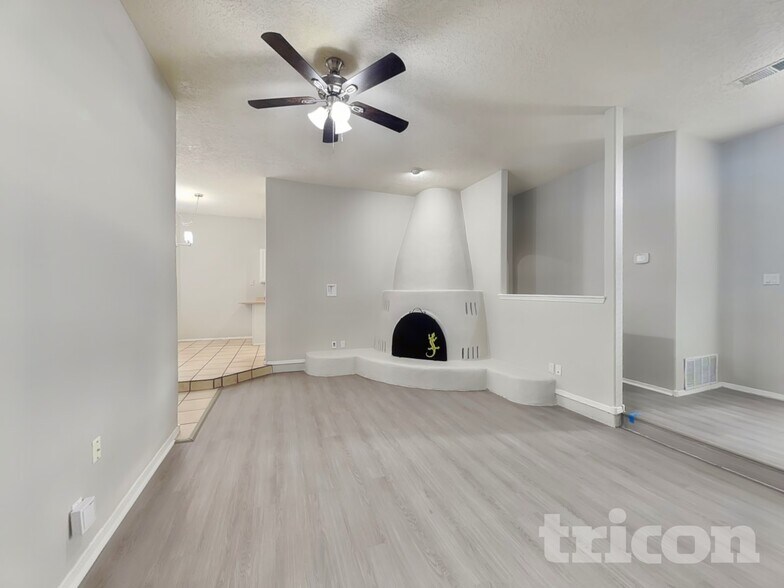 Building Photo - 6401 Prairie Sage Dr NW